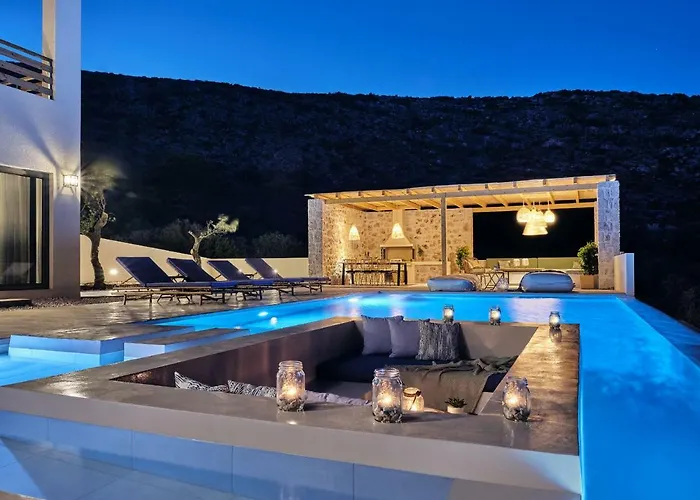 Villa Apaggio Luxury - Private Pool & Stunning Sea Views, By Zantewize *