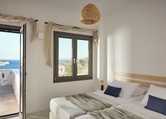 Apaggio Luxury - Private Pool & Stunning Sea Views, By Zantewize