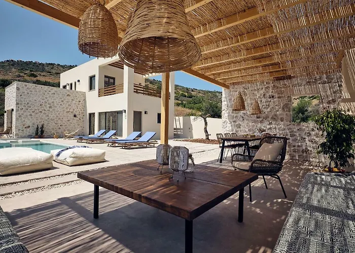 Apaggio Luxury - Private Pool & Stunning Sea Views, By Zantewize