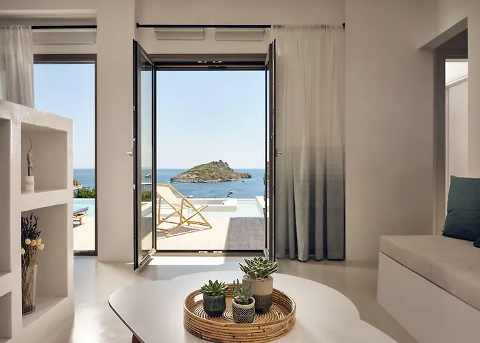 Villa Apaggio Luxury - Private Pool & Stunning Sea Views, By Zantewize