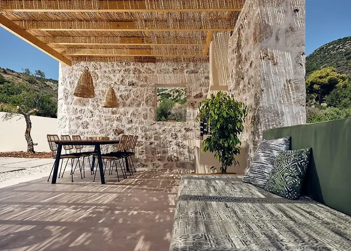 Apaggio Luxury - Private Pool & Stunning Sea Views, By Zantewize Villa