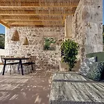 Apaggio Luxury - Private Pool & Stunning Sea Views, By Zantewize Villa