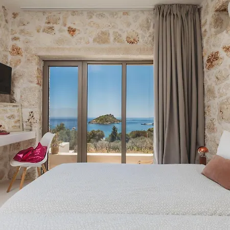 Apaggio Luxury - Private Pool & Stunning Sea Views, By Zantewize