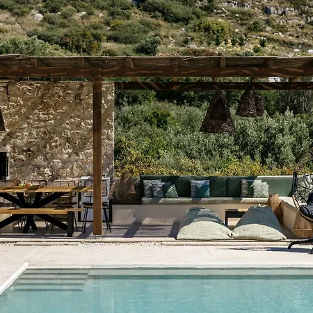 Apaggio Luxury - Private Pool & Stunning Sea Views, By Zantewize