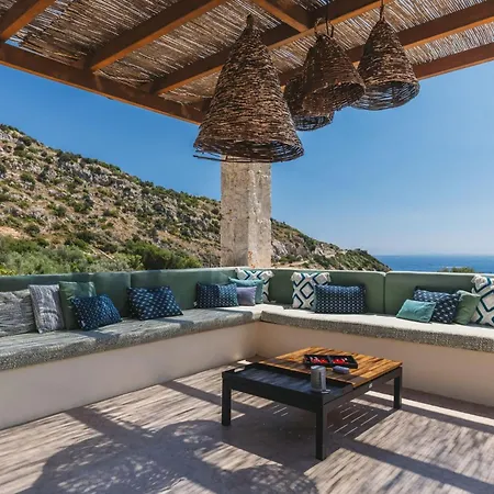 Apaggio Luxury - Private Pool & Stunning Sea Views, By Zantewize