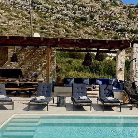Apaggio Luxury - Private Pool & Stunning Sea Views, By Zantewize Vilă
