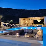 빌라 Apaggio Luxury - Private Pool & Stunning Sea Views, By Zantewize *
