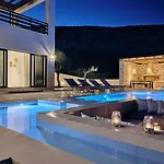 Apaggio Luxury - Private Pool & Stunning Sea Views, By Zantewize 빌라 아기오스니콜라우스
