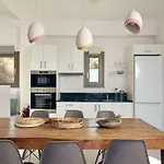 빌라 Apaggio Luxury - Private Pool & Stunning Sea Views, By Zantewize 아기오스니콜라우스
