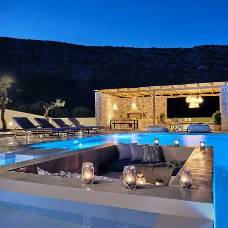 Villa Apaggio Luxury - Private Pool & Stunning Sea Views, By Zantewize *